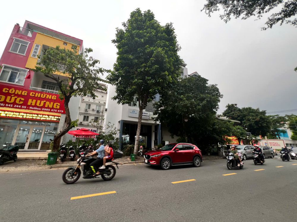 cho thuê nha pho pmh mat tien cao trieu phat r4-46 hg3