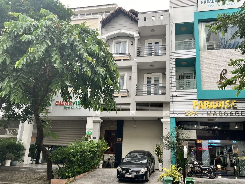 cho thuê nhà phố nguyên căn Phú Mỹ Hưng đường Lê Văn Thiêm